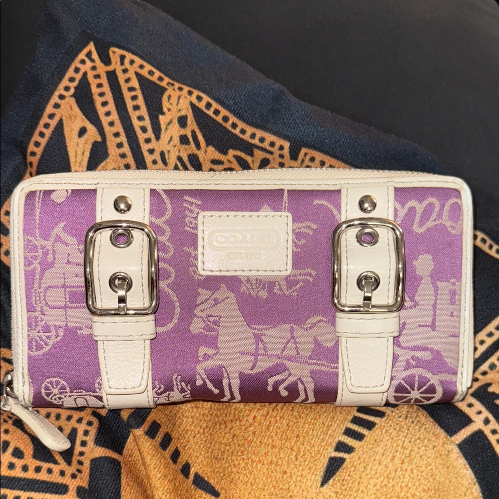 🖤COACH VINTAGE 2009 CHELSEA PURPLE/CREAM HORSE & CARRIAGE WALLET🖤
